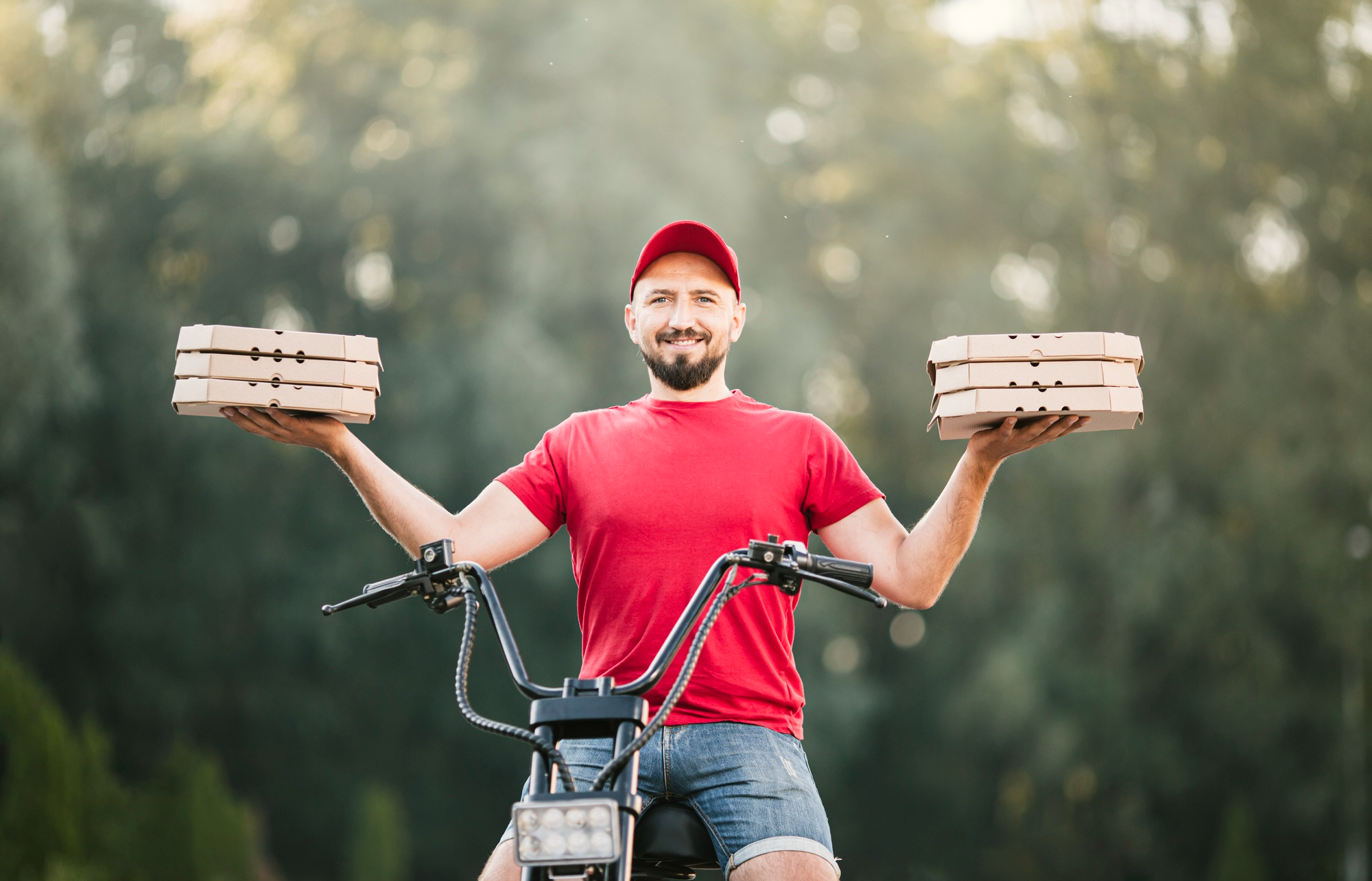 How Pizza Delivery at Your Place Satisfies Your Cravings